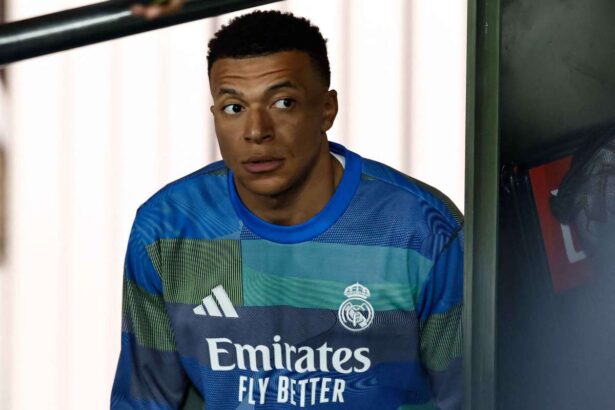 Kylian Mbappe 100 Reparat de leziune la genunchi inainte de finalul lunilor de sezon