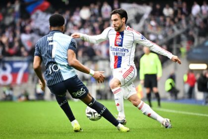 Lyon pica puncte impotriva le havre cu 10 jucatori pe terren mentinandu se streak fara victorii la sase meciuri