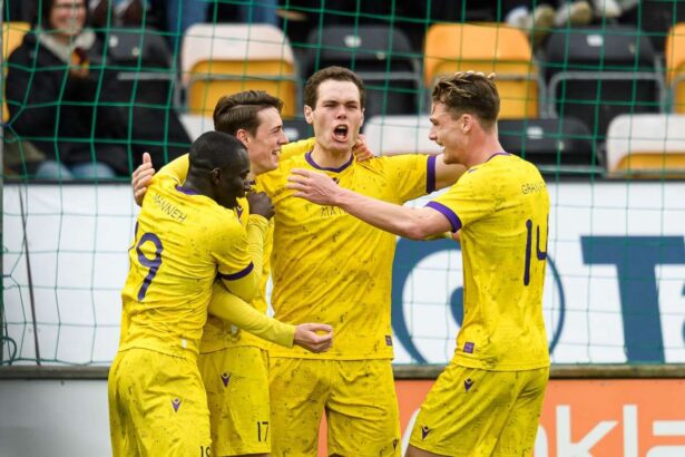 Mjallby GAIS Hammarby si Sirius avanseaza la Svenska Cupen semifinale ca detinatorii de record Malmo sunt eliminati