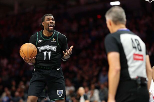 NBA Amendeaza Naz Reid 50000 de dolari pentru criticarea arbitrilor
