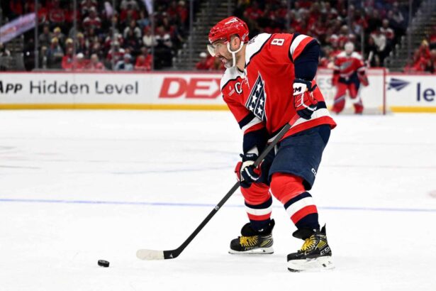 Ovechkin Se Alatura Lui Gretzky Ca Cei Doar Doi Jucatori Cu 1000 Goluri Combinat