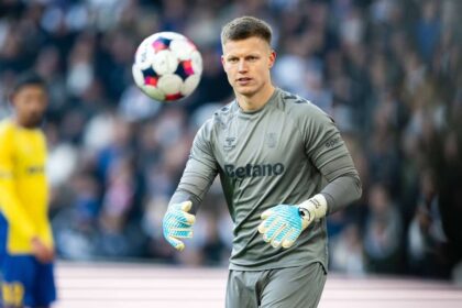 Pauza porterului Brondby austriac sparge emotii cu uscatoria controversata inainte de meciul AGF