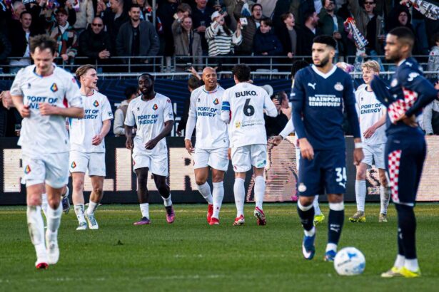 Telstar Socari PSV din nou cum trio de fosti amatori pedepseste viitorii campioni
