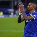 Ashley Young Fost Captain Man Utd Anunta Retirement