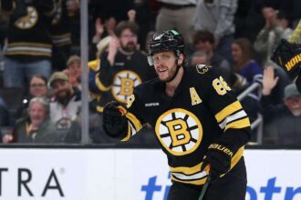 Bruins David Pastrnak atinge 100 puncte pentru a patra sezon consecutiv