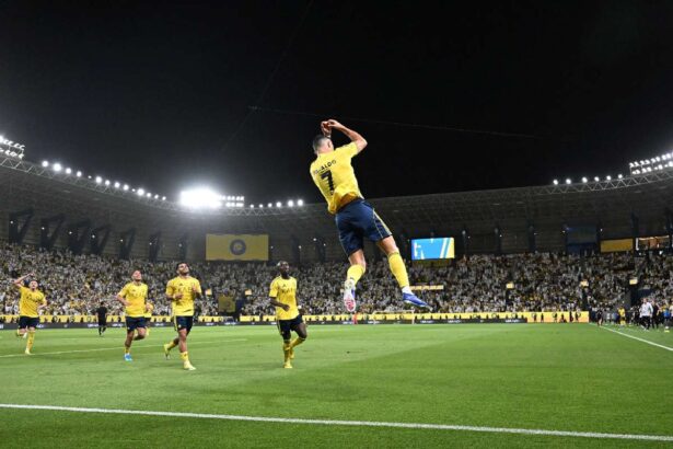 Cristiano Ronaldo marcheaza de doua ori la returnare in timp ce Al Nassr invinge Al Najma