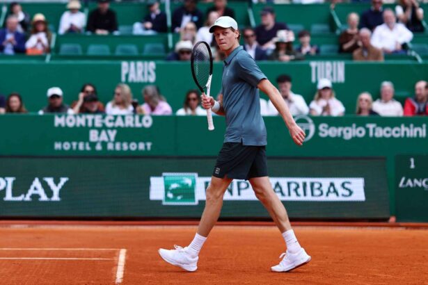 Jannik Sinner si Carlos Alcaraz incep sezonul de nisip cu victorii in Monte Carlo