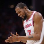 Kevin Durant va rata eliminarii pentru Houston Rockets din cauza unei accidente recente