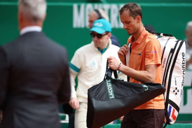 Medvedev nemai putind sa castige un singur joc in defeat humilitoare in fata lui Berrettini in Monte Carlo