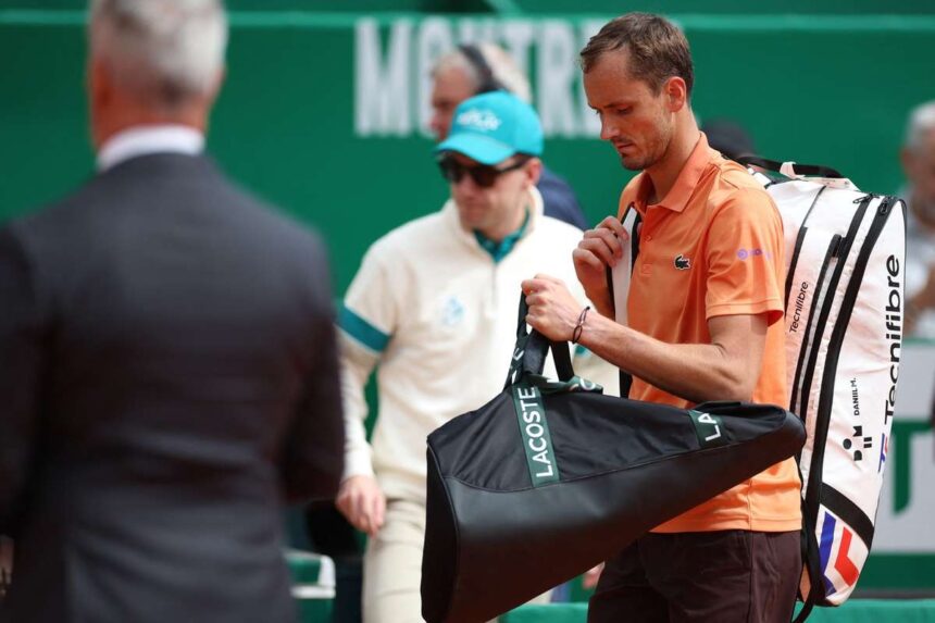 Medvedev nemai putind sa castige un singur joc in defeat humilitoare in fata lui Berrettini in Monte Carlo