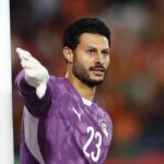 portarul al ahly el shenawy a fost suspendat pentru patru jocuri pentru ca a lovit arbitru