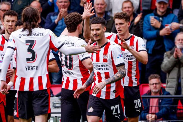 Campioni PSV Depasesc Pragul De 100 De Goluri Cu O Victorie Dominanta Asupra FC Twente