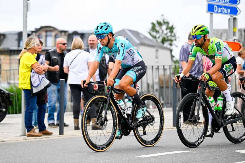 Ciclistul italian Zanoncello expulsat din Giro dItalia dupa un cap in cap in finalul sprintului
