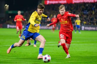 Divkovic asigura Brondby o egalare trzie mpotriva Nordsjaelland cu zece oameni pentru a mentine sansele pentru locul treilea viu