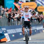 Eulalio de la Bahrain Victorious preia condusul in Giro in timp ce Arrieta castiga etapa cinci afectata de ploaie
