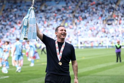 Lampard castiga premiul antrenorul anului in Engleza dupa ce a condu coventry la flor in primul divizion