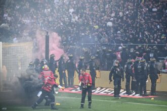 Ligue 1 Meci intre Nantes si Toulouse abandonat din cauza invaziei pe terena