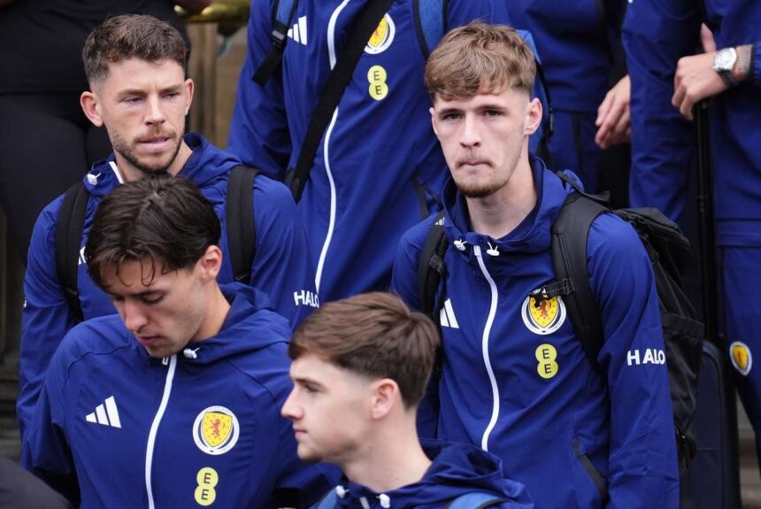 Manchester United Academy Star Tyler Fletcher S a Alaturat Scolii Cu Cupa Mondiala Din Scotia