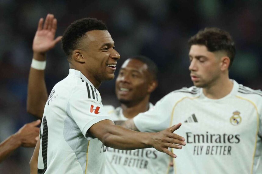 Mbappe pastreaza premiul real madrid jucatorul anului cu 42 goluri