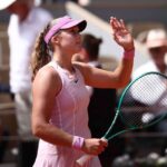 Mirra Andreeva Avanseaza Linitit Pe Marie Bouzkova In Circuitul Celor Patru Runde La Openul Francez