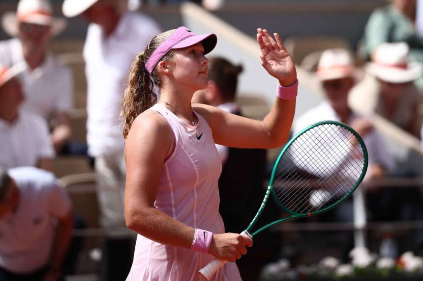 Mirra Andreeva Avanseaza Linitit Pe Marie Bouzkova In Circuitul Celor Patru Runde La Openul Francez
