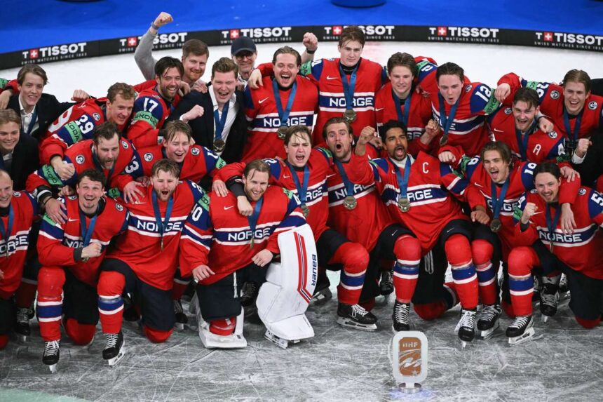 Norvegia socheaza Canada pentru a castiga bronzul senzational la campionatul mondial de hochei pe gheata