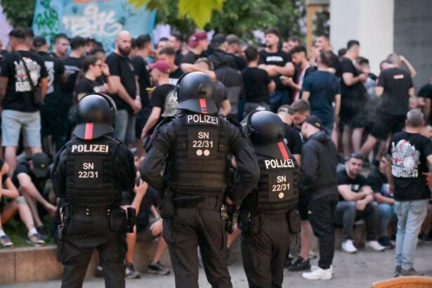 Palatul si sustinatorii rayo vallecano se conflicta inainte de finala ligii conferintei
