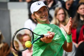 Tauson a fost invins la Strasbourg pe momentul in care Homgren se apropie de calificarea pentru Openul Francez