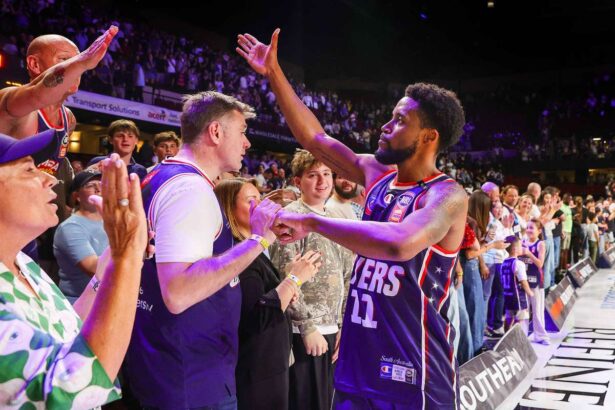 brice cotton sef de sase ori nbl se alatura boomerilor pentru calificarile la cupa mondiala