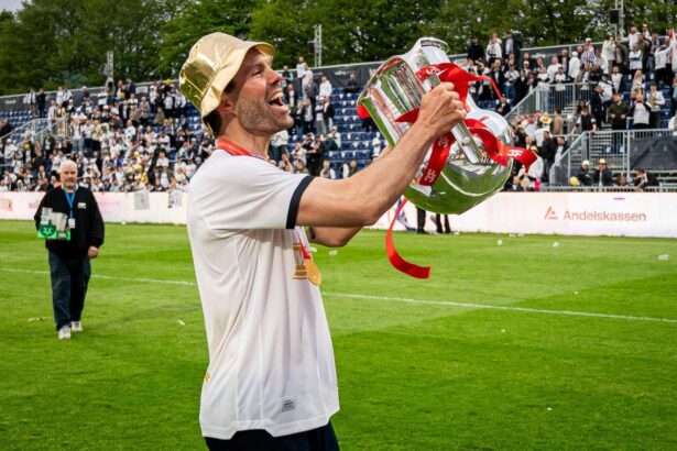iconic captain patrick mortensen parte de la agf dupa ce a asigurat primul titlu danez in 40 de ani
