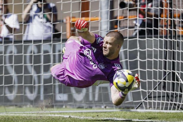 penalti ero maarten paes descrie zi fantastica pe masura ce ajax se califica pentru europa