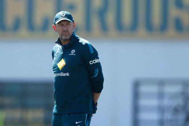 Antrenorul Socceroos Popovic isi extinde contractul pana in 2027 Cupa Asiei