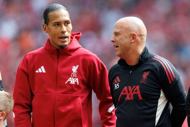 Captainul Liverpool Virgil van Dijk Reactioneaza la Demiterea lui Arne Slot A Fost o Surpriza