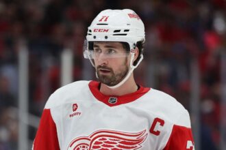 Cei din Red Wings spun adio captainului lor Dylan Larkin solicita oficial o transferare