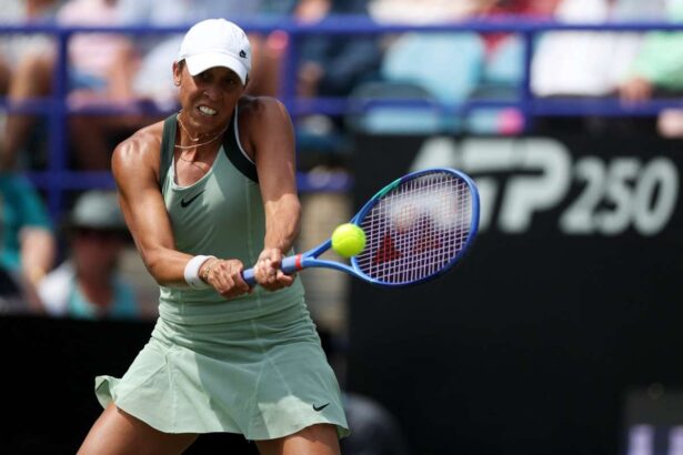 Cheile pentru Face Maria in Eastbourne Decider Dupa Ce Amandoi Beneficiaza De Retirarile Opanentilor