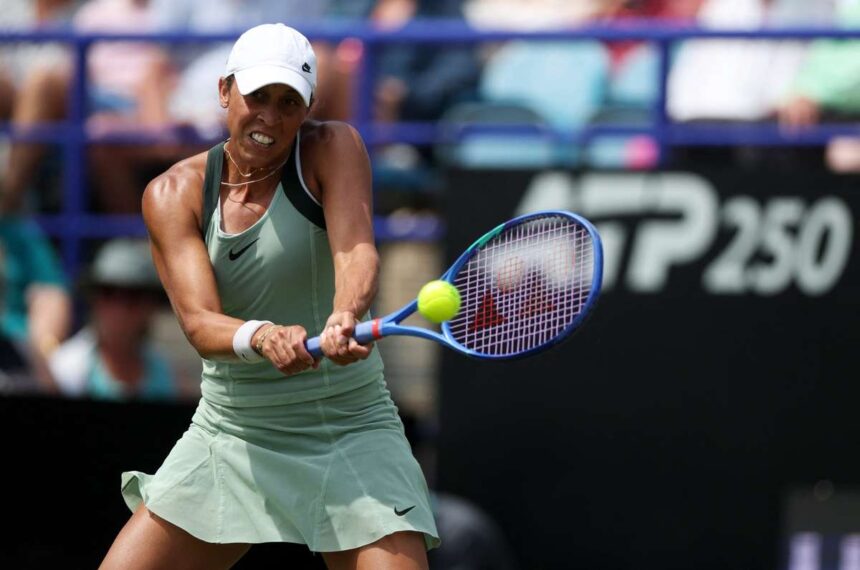 Cheile pentru Face Maria in Eastbourne Decider Dupa Ce Amandoi Beneficiaza De Retirarile Opanentilor