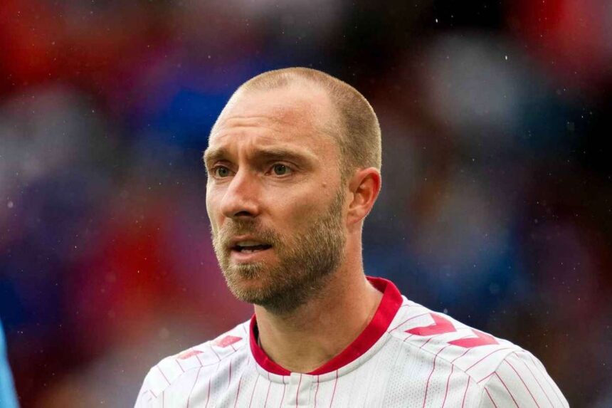 Christian Eriksen se prabuseste pe teren in timpul prietenesc cu Ucraina dar este in stare buna