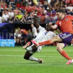 John McGinn marcheaza golul castigator in timp ce Scotia tense resista un atac tarziu al Haiti