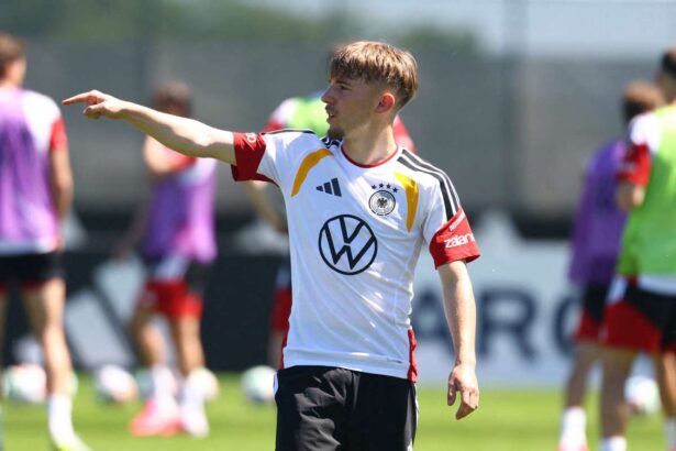 Lennart Karl Ranita Durante Formarii Din Germania Inaintea Campionatului Mondial