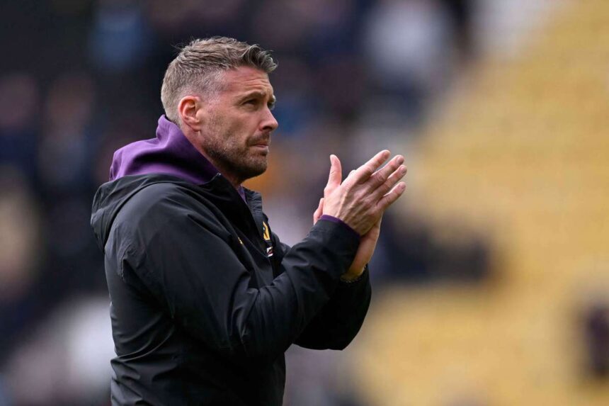 Lupii raportat resping managerul Rob Edwards cu Cesar Peixoto pregatindu se sa l inlocuiasca