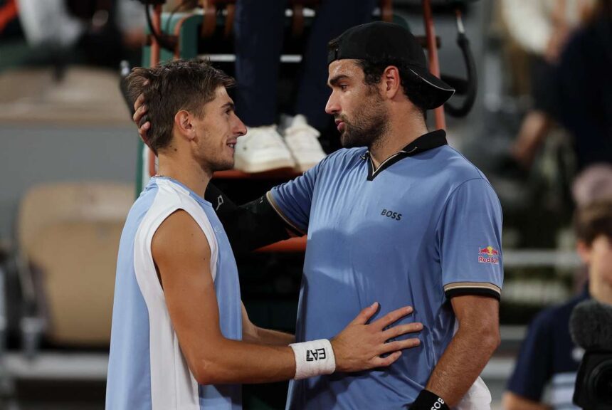Matteo ArnaldiAvanseazaLaSemifinaleleOpenuluiFrancescInTimpCeColegulItalianBerrettiniSeRetiraDinCauzaInjury