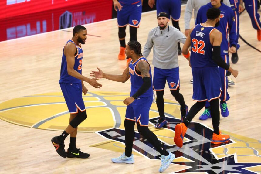 New York Knicks Asteapta o Reactie de la San Antonio Spurs Desi Conduc 2 0 in Seria