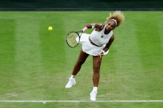Serena Williams impiedica la provocarea initiala in revenirea de la Wimbledon