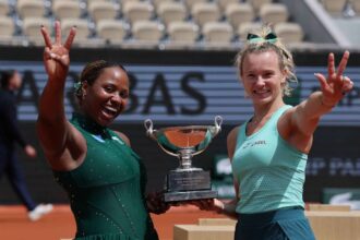 Siniakova si Townsend retrag titlul de dublu feminin de la Openul Francez