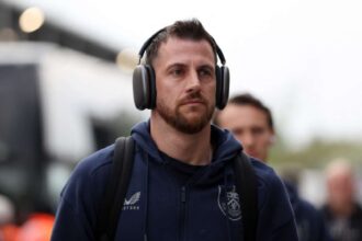 SpursAnuntaSemnareaLuiMartinDubravkaContinuandInceputulAgitatAlFereastreiDeTransferuri