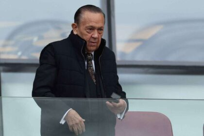 West Ham Coproprietar David Sullivan Se retrag Autortati