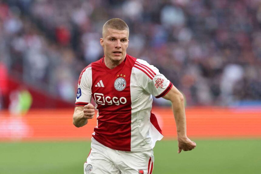 Anton Gaaei Eintracht Frankfurt Arata Interes pentru Defenderul Ajax