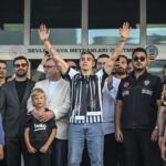 Besiktas Confirma Semnarea Jucatorului de La Arsenal Leandro Trossard pe Un Contract de Trei Ani