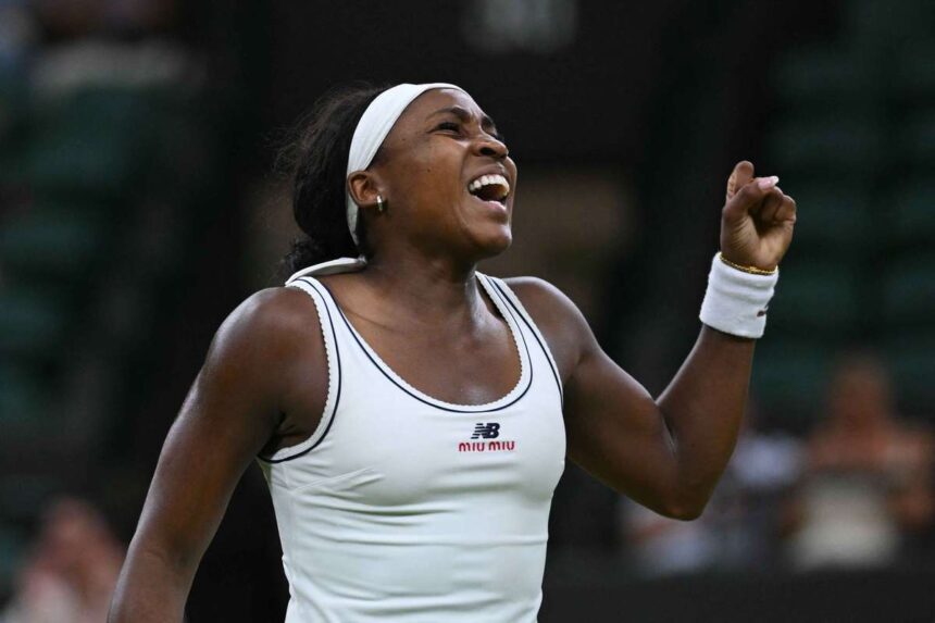 Coco Gauff face o retur pentru a invinge Belinda Bencic si a ajunge in sferturile de finala de la Wimbledon