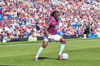 Coventry City anunta semnarea pe cinci ani a loum tchaouna de la burnley